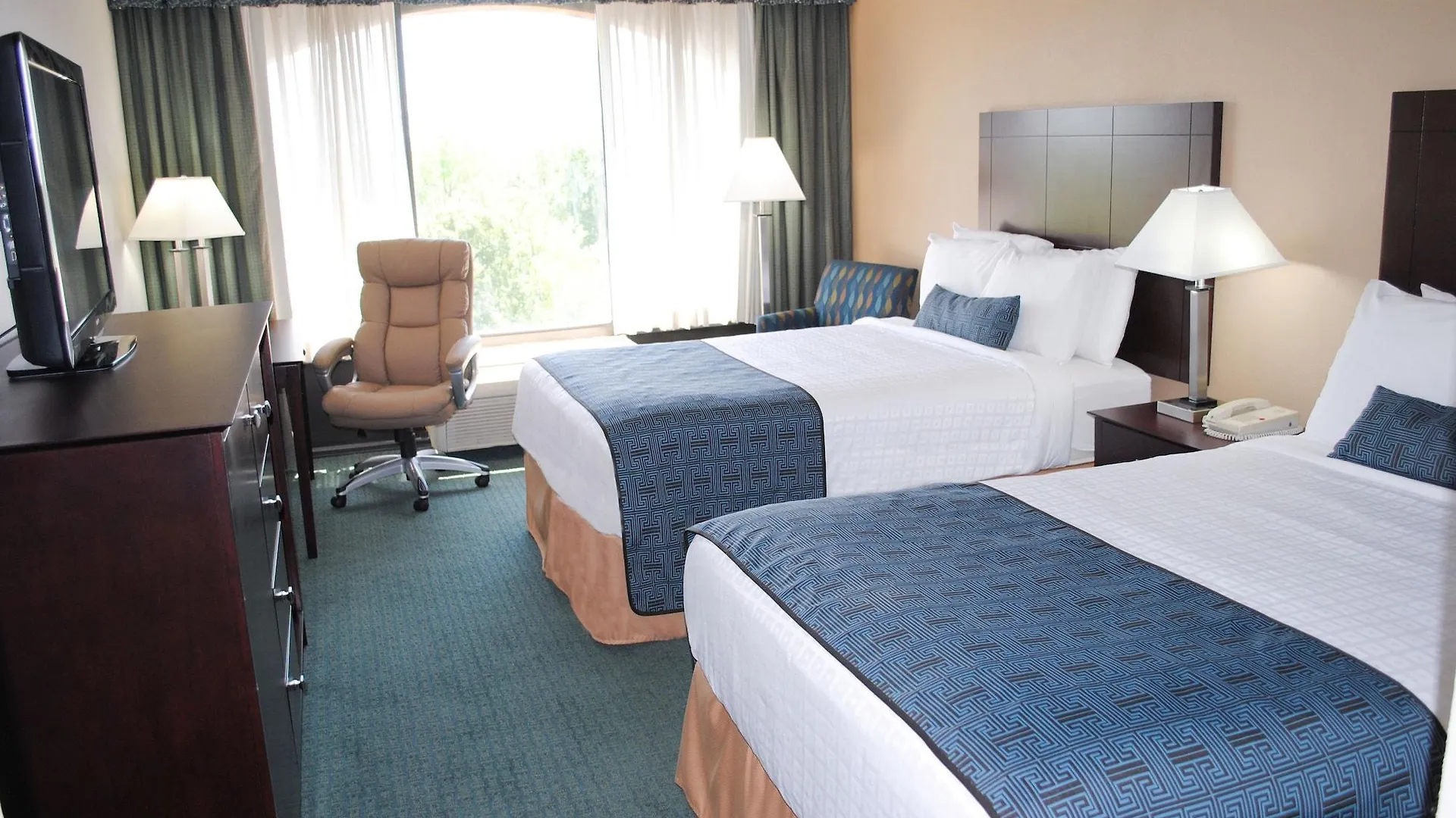 Days Hotel Williamsburg Busch Gardens Area