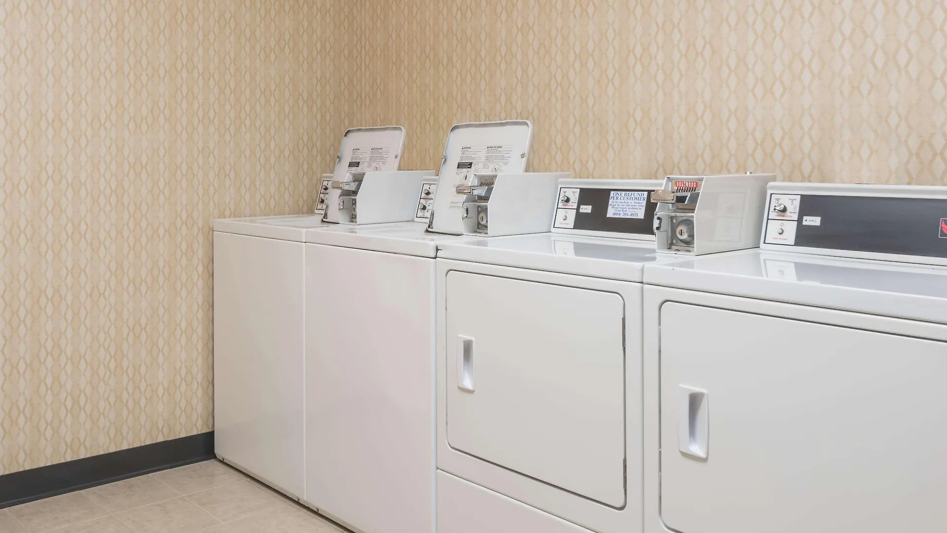Days Hotel Williamsburg Busch Gardens Area 2*,  미국